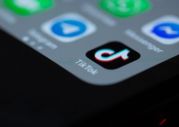 Nepal: el Gobierno prohibió el uso de TikTok por «perturbar la armonía social»