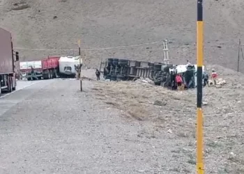 Un choque entre camiones dejó un muerto en alta montaña