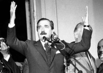 Leonardo Yapur solicitó que la imagen de Raúl Alfonsín se instale en el recinto del Concejo