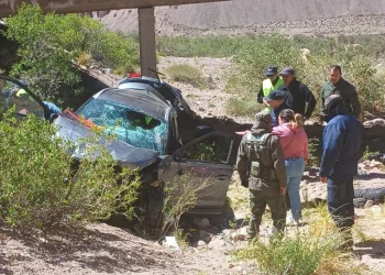 Una turista chilena murió en un vuelco en alta montaña