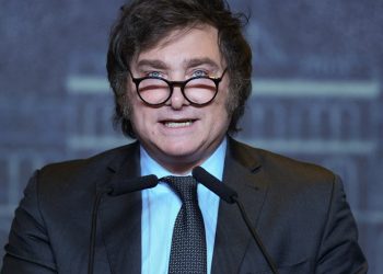 Primeras definiciones de Milei: ajuste, dolarización, cepo e inflación