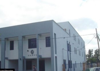 Horror a la salida de una escuela del conurbano: un chico de 13 años fue acuchillado y arrojado a un contenedor de basura