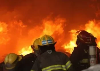 Otra tragedia en el país: una joven y sus tres hijos murieron por el incendio de su casa