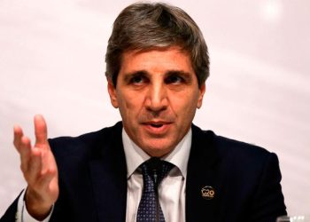 Tras la devaluación, el Gobierno estima una inflación de 7% semanal en diciembre y una caída inmediata en la actividad