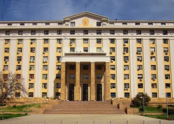 Con aumento: el Gobierno confirmó cuándo estarán depositados los sueldos de los estatales