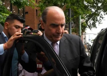 A días de asumir Milei, su futuro gabinete debate implementar «acciones según el grado de urgencia»