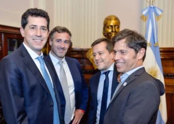Kicillof: «Entre todos y todas tenemos la responsabilidad de defender los intereses colectivos»