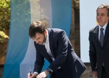 El gobernador de Chubut dio de baja las designaciones en el ejecutivo provincial de los últimos seis meses