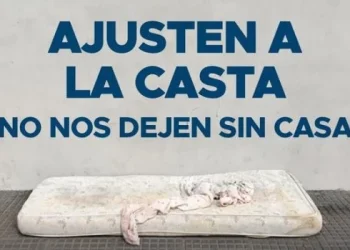Realizaron un «colchonazo» de protesta «contra el ajuste al pueblo» en Congreso