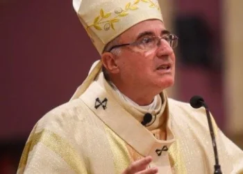 El arzobispo de Montevideo se negó a bendecir parejas del mismo sexo y criticó al Vaticano