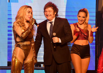 Se filtró cuánto gastó Javier Milei para viajar a ver a Fátima Flórez al teatro en Mar del Plata y de dónde salió el dinero