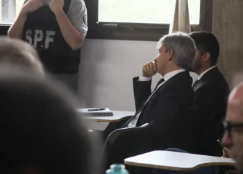 De la sospecha a la prohibición: Walter Bento no podrá usar celulares y computadoras durante el debate