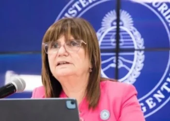 Bullrich advierte a los piqueteros: “Quédense en sus casas”