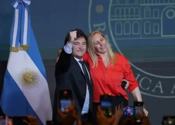 Con una foto retro junto a su hermana, Javier Milei compartió un mensaje de Navidad