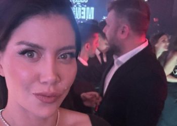 «Encuesta express»: Wanda Nara fue de compras y le pidió a sus seguidores que la ayuden a elegir un costoso autoregalo