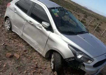Dos turistas neuquinos internados tras volcar cerca de Los Reyunos