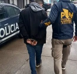 Detienen a dos hombres con droga y un arma en General Alvear
