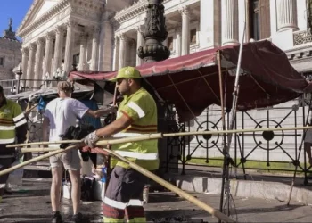 Desalojan el acampe del Malón de la Paz en la esquina del Congreso