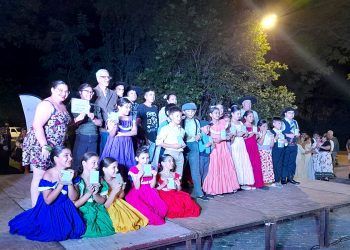 Se llevó a cabo la exposición de talleres de danza municipales y se reconoció a los bailarines