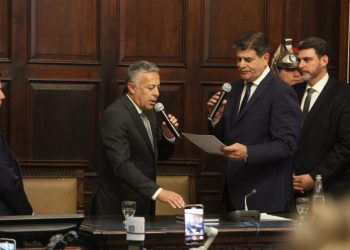 Alfredo Cornejo y Hebe Casado juraron en la Asamblea Legislativa