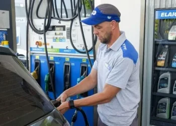 YPF subió un 25% en promedio sus combustibles, un 10% más que el resto de las petroleras