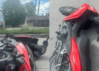 Otra tragedia en el país: un joven hacía “wheelie” con la moto, se cayó y murió atropellado por un colectivo