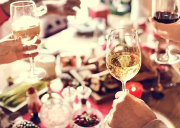 ¿Mesa adentro o afuera? Qué marca la tendencia meteorológica para Año Nuevo