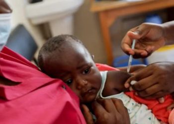 África inició una campaña de vacunación sistemática contra la malaria en un hito mundial