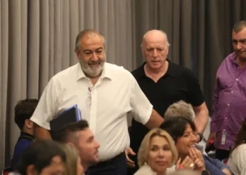 Daer contra los diputados dialoguistas: «No van a poder caminar por la calle si se cierra el Banco Central»