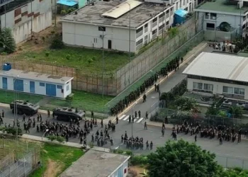 Dos detenidos en Ecuador por el crimen del fiscal; militares entran en prisión de Guayaquil