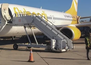 Flybondi dejará 1.300 pasajeros diarios varados por no poder pagar con dólares al exterior