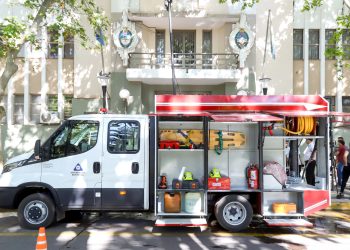 Defensa Civil cuenta con un flamante y moderno camión de rescate y combate de incendios
