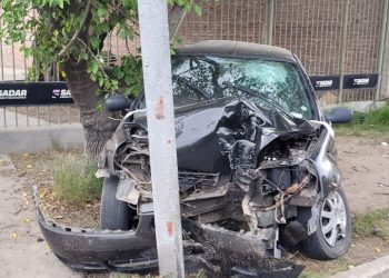 Un hombre falleció tras chocar contra un poste de luz en San Rafael