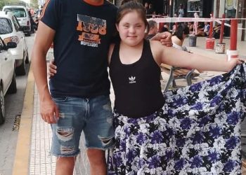 Ana Paula tiene síndrome de Down y forma parte del staff artístico de la Vendimia “El Origen”