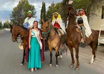 Los Reyes Magos recorrieron a caballo todos los barrios del distrito El Nihuil