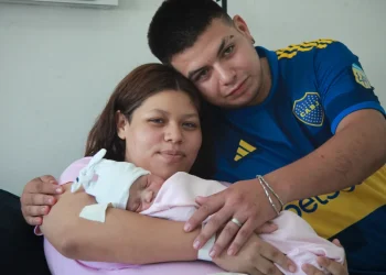 Sorpresa por la 1ra bebé del año: la mamá no sabía que estaba embarazada