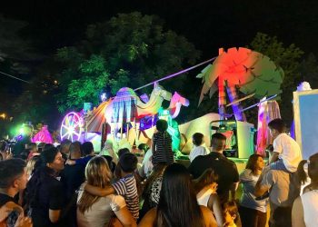 El carrusel de Los Reyes Magos volverá a desfilar esta noche por las calles del centro y promete novedades