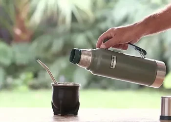 Tomar mates en termos Stanley «truchos» puede ser perjudicial para la salud: ¿El tuyo es original?