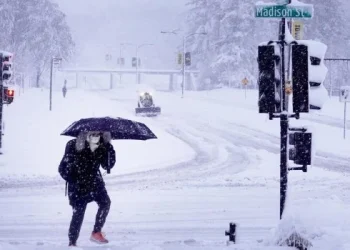 Tres muertos y casi 900.000 personas sin luz por las tormentas que azotaron a Estados Unidos