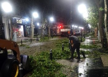 Intensos trabajos de Electrotecnia y Agua Potable del Municipio tras la feroz tormenta