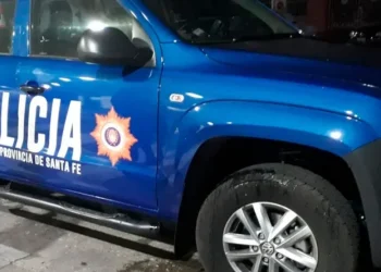 Conmoción en Rosario: un hombre de 30 años asesinó a su mamá, a la pareja de ella y se escapó