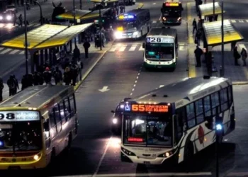 El transporte público tendrá aumentos mensuales según la inflación