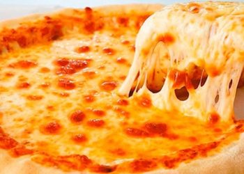 El secreto para hacer una masa para pizza rica y fácil