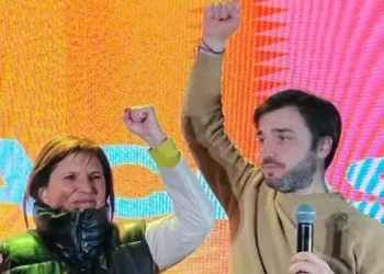 Se calienta la interna del PRO: Bullrich junta firmas en apoyo a MIlei y contra el «chantaje» de Torres