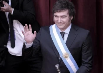 Milei vuelve a romper las tradiciones y hablará desde un atril en la Asamblea Legislativa