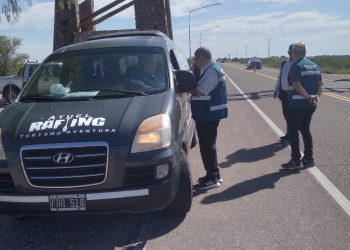 Control de servicios de transporte turísticos en Valle Grande