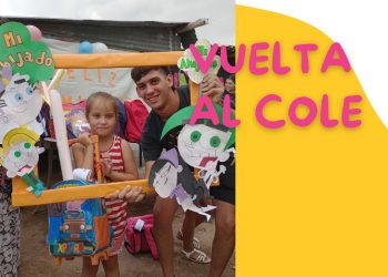 Integrantes de la organización “Juntando sonrisas” entregaron útiles escolares a 55 niños