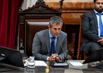 En una sesión plena de tensión, la Ley Ómnibus se aprobó en general en Diputados