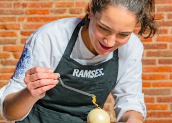 Claudia Covarrubias recibió el premio “Pastelera revelación Madrid Fusión 2024”