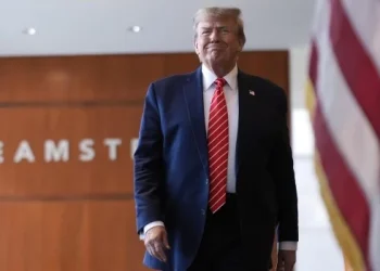 La Corte Suprema estadounidense debate si se puede prohibir a Trump presentarse a las elecciones